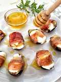 Brevas con mascarpone y jamón curado