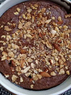 खजूर और अखरोट का केक (Khajoor aur akhrot ka cake recipe in Hindi) रेसिपी मुख्य फोटो