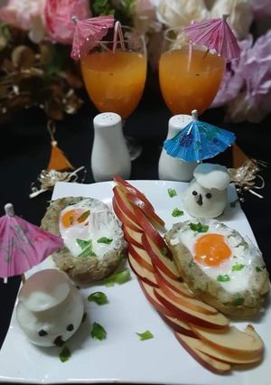 A picture of Baked egg with potato 🥔 and boil egg 🥚🥚.