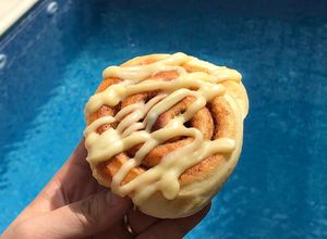 Foto resep Cinnamon Roll with Cream Cheese Frosting