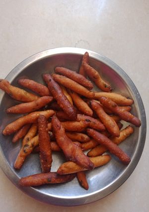 મેથીના મૂઠિયાં (Methi Muthiya Recipe In Gujarati) રેસીપી મુખ્ય ફોટો