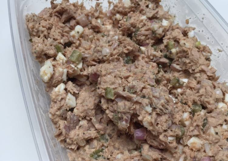 Easiest Way to Prepare Any-night-of-the-week Tuna salad (slightly spicy)
