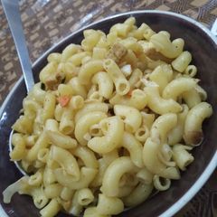 A picture of Chicken tikka macroni.