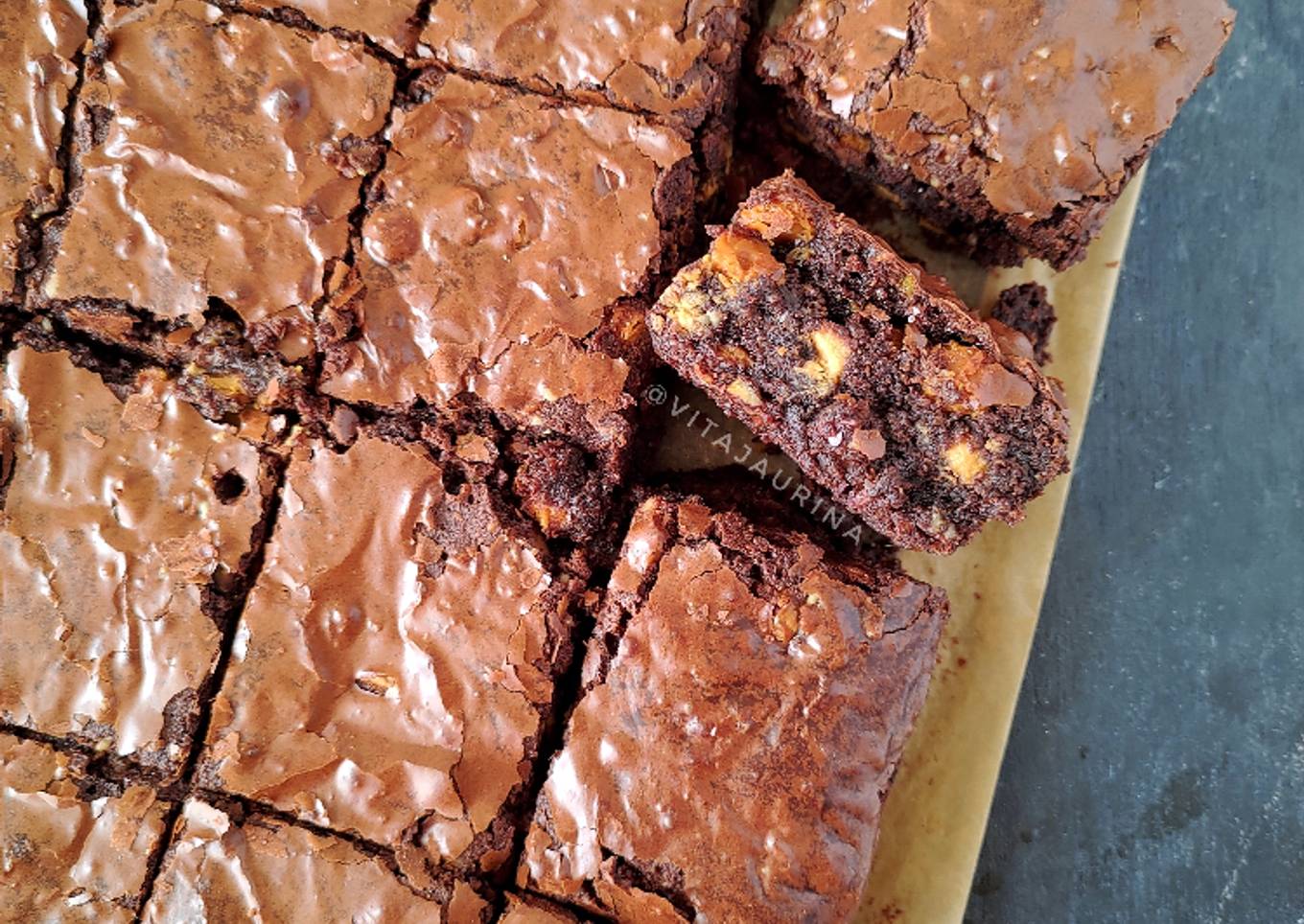 Almond and Pistachio Brownies