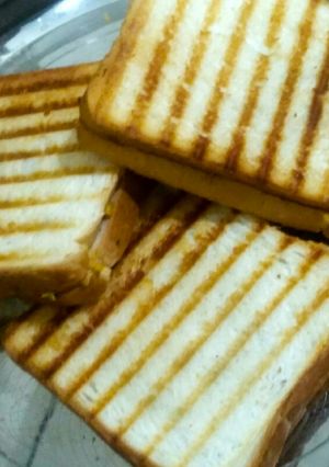 સેન્ડવીચ (Sandwich Recipe In Gujarati) રેસીપી મુખ્ય ફોટો