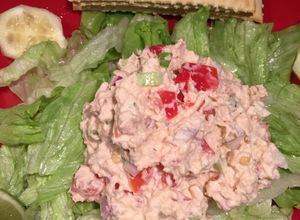 Una foto de Ensalada de Salmón
