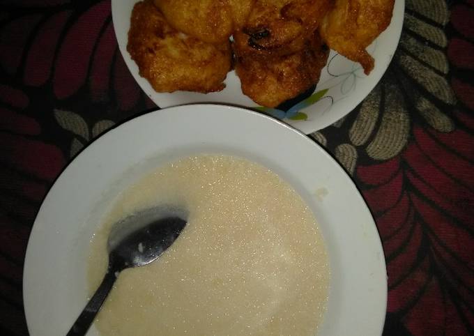 Garri and water yam akara