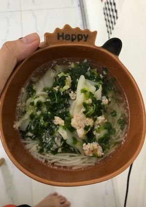 Hình của món Mì hoàn thánh.