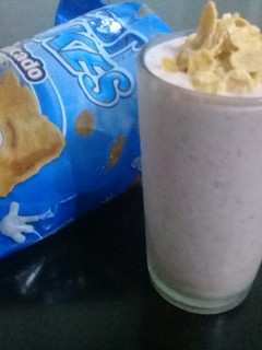 Una foto de Licuado de frutilla y banana súper fresco