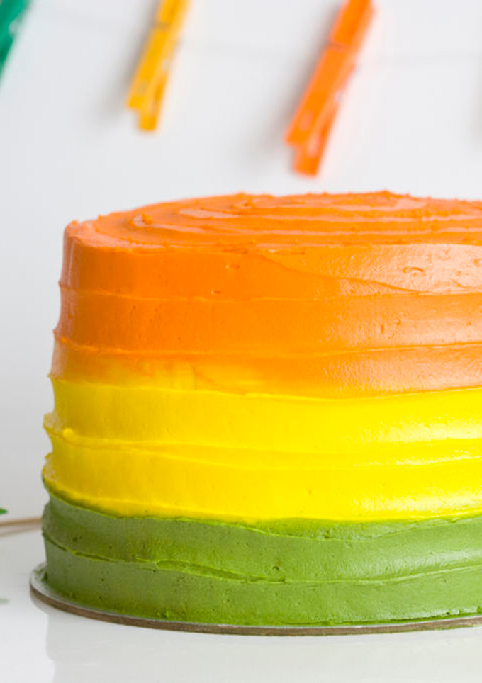 Una foto de Tarta de vainilla y buttercream de chocolate blanco
