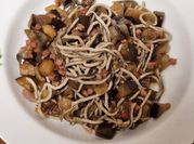 Una foto de gulas con jamón
