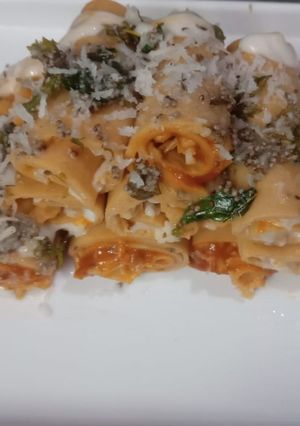 टमाटर की खांडवी (Tomato Khandvi Recipe In Hindi) रेसिपी मुख्य फोटो