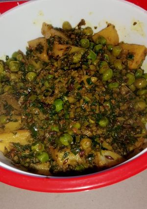 A picture of Matar methi ki sabji.