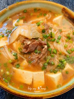 Hình của món Canh kim chi thịt bò.