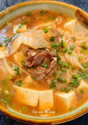 Hình của món Canh kim chi thịt bò.