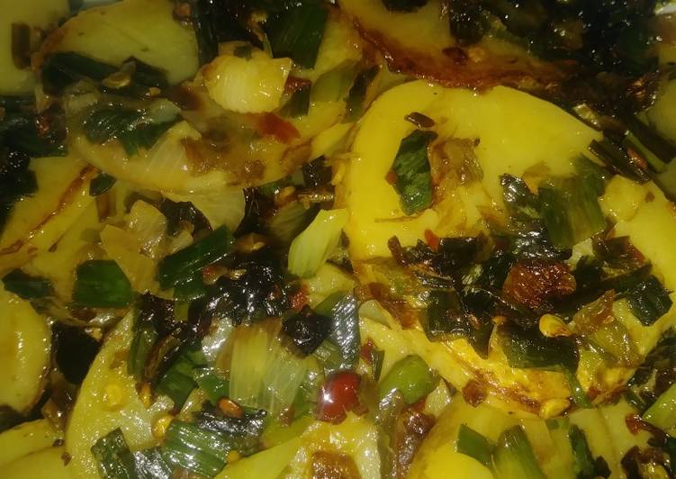 Easiest Way to Prepare Favorite Aloo hari pyaz ki bhujya