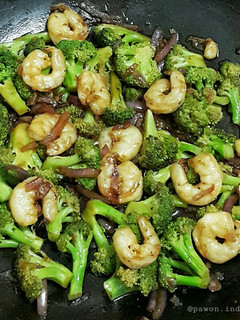 A picture of Shrimp and Broccoli Stir Fry.