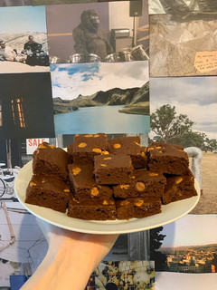A picture of Cakey brownies.