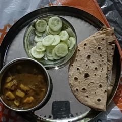 A picture of Aloo tamatar.