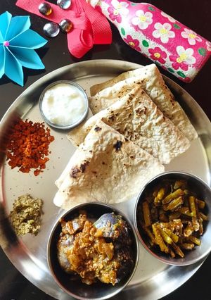 A picture of Jowar bhakri and Brinjal subji.