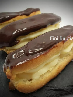 Una foto de Pastelitos rellenos de crema (Eclairs)