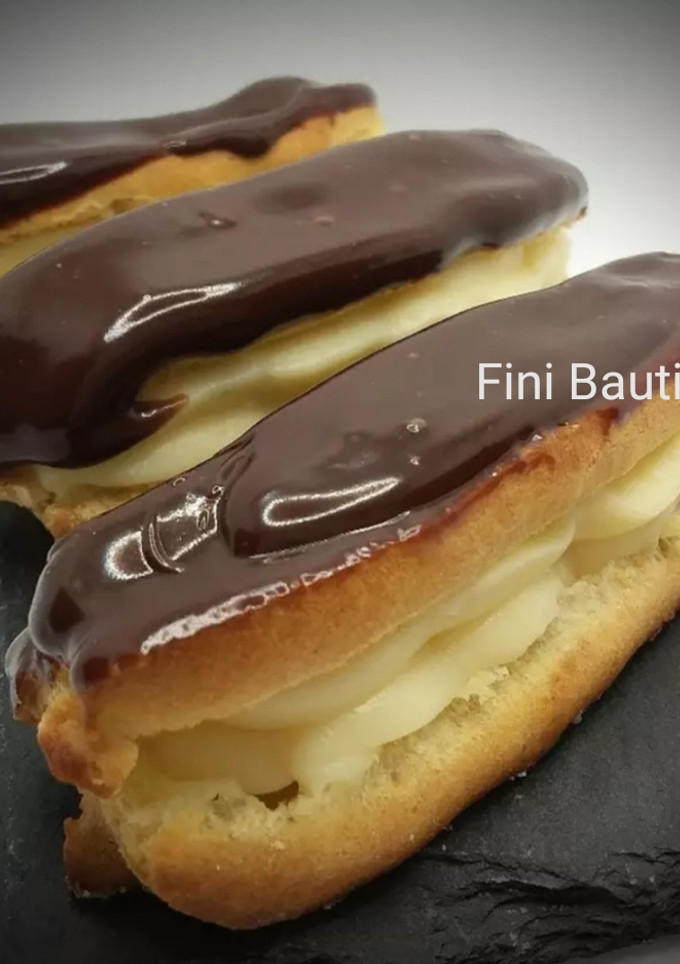 Una foto de Pastelitos rellenos de crema (Eclairs)