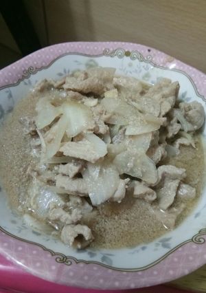 รูปของ หมูผัดหอมใหญ่แบบน้ำเยอะ#สไตล์เด็กหอ