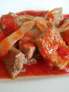 Una foto de Atún en salsa de tomate