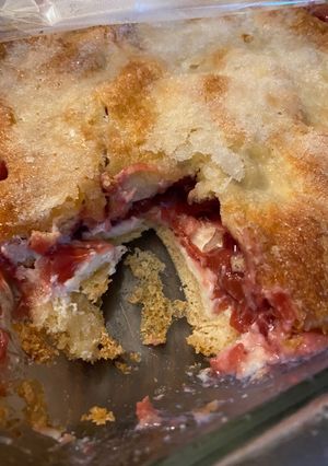 A picture of Cherry cheesecake cobbler.