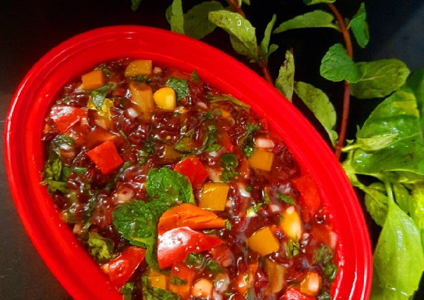 Black rice tangy salad