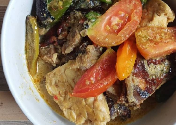 Ikan pe tempe kacang panjang Ikan pe tempe kacang panjang