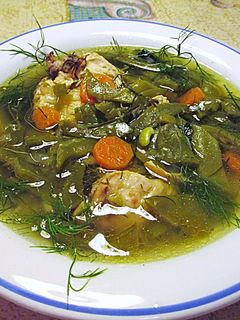 Una foto de Sopa de judías planas con carne de pollo al eneldo