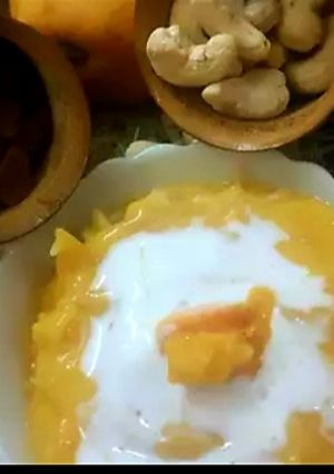 A picture of Vermicelli Mango Kheer.