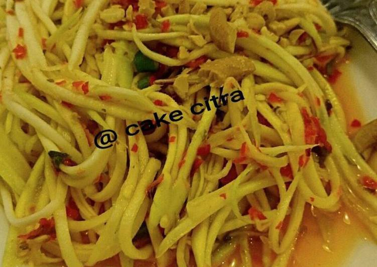 Resep Thai mango salad oleh Fanny K hln Cookpad