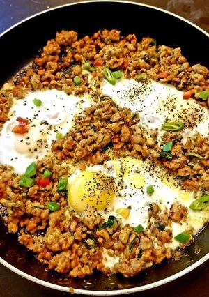 A picture of Shakshuka.