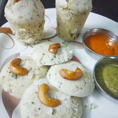 A picture of Kanchipuram idli.
