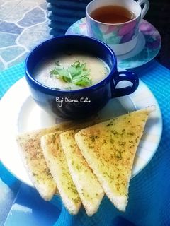 Foto resep Garlic Bread with Potato Cream Soup (Roti Bawang dgn Sup Krim Kentang)