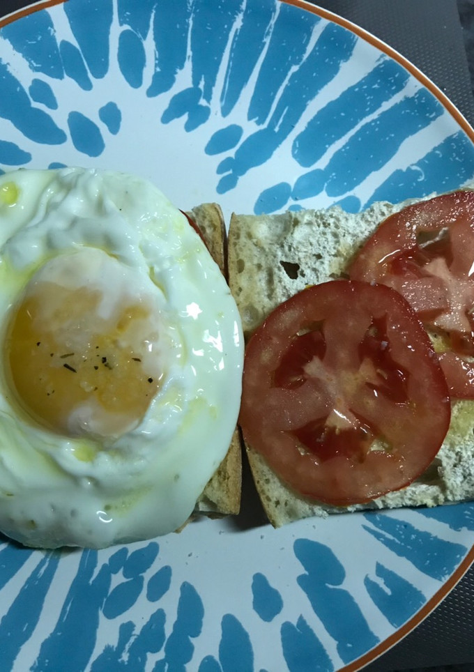 Una foto de Bocata de huevo frito