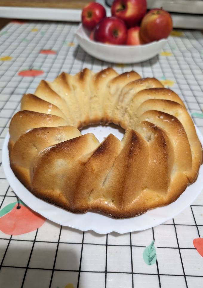 Шарлотка з яблуками