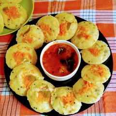 A picture of Oats Sooji Idlis.