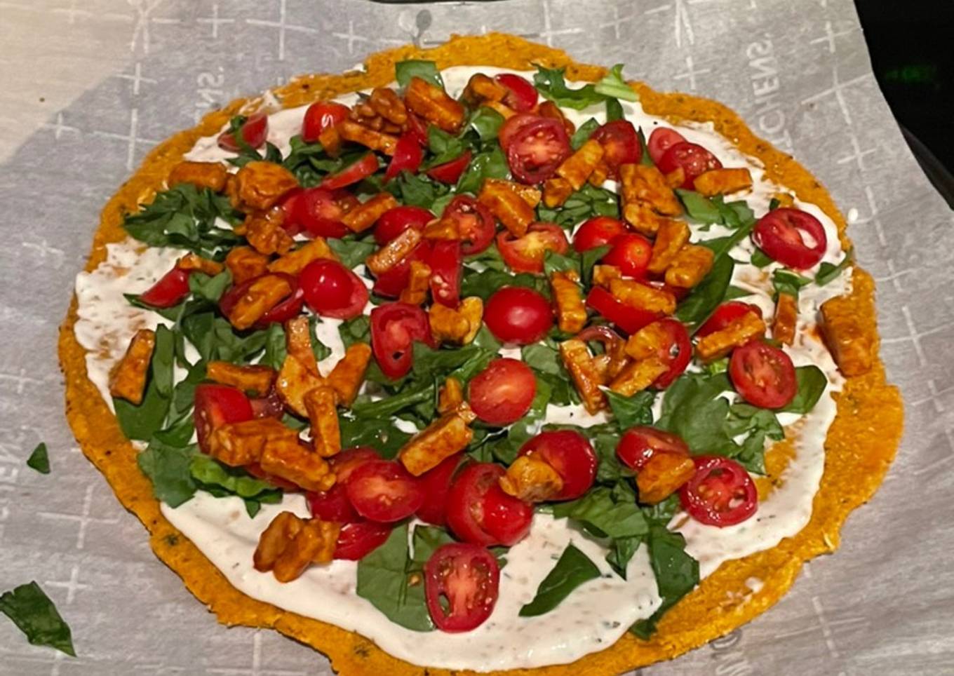 Vegan BLT pizza