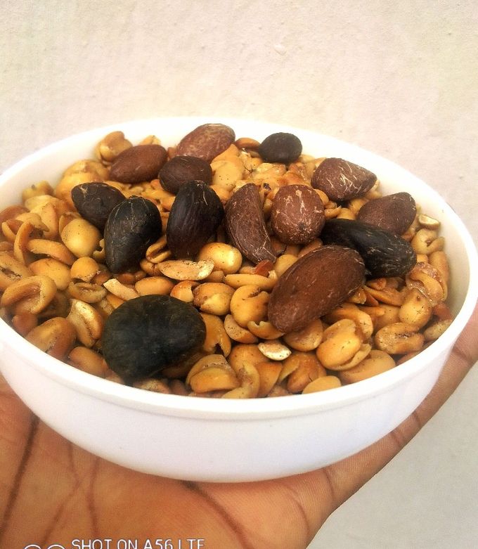 https://img-global.cpcdn.com/recipes/7f38b184c5d50b02/680x781cq80/aki-na-ukwapalm-kernel-nut-and-toasted-african-bread-fruit-recipe-main-photo.jpg