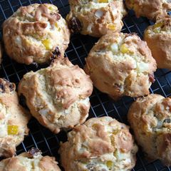 A picture of ‘Hot Cross Bun’ Flavour Soft Cookies.