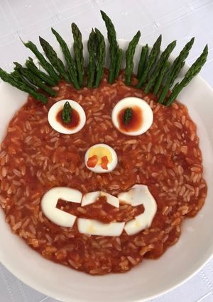 Una foto de Arroz con salsa de tomate