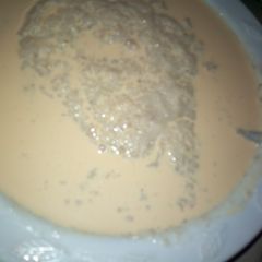 A picture of Oats and milk.