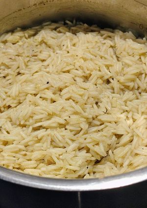 Una foto de Guarnición del día con arroz basmati