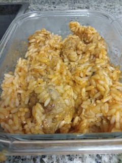 Una foto de 🍚 Arroz con albóndigas en salsa de tomate