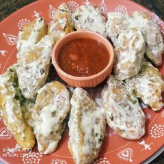 A picture of Afghani malai momos.