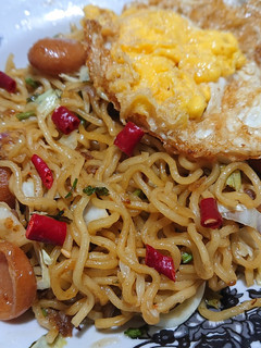 Foto resep Mie goreng instant yang digoreng 😁