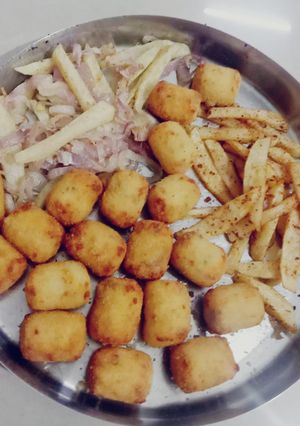 A picture of Potato cheese rolls.